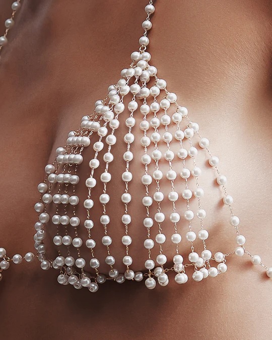 The Pearl Set – Classic Seduction, Modern Edge Image 3
